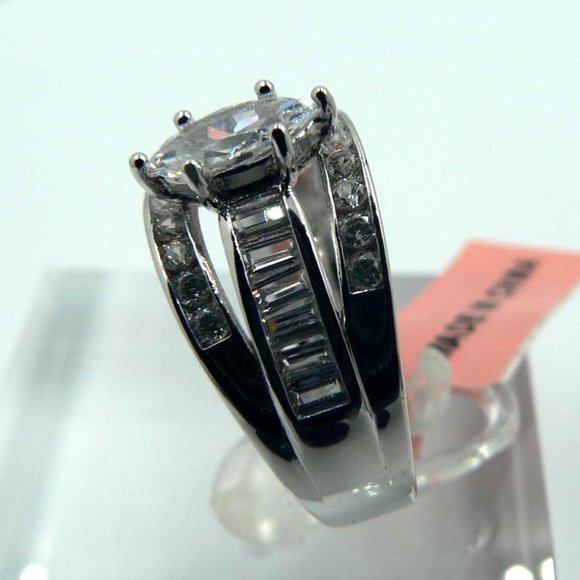 Sz 8.5 Simulated Diamond 3 Row Ring - Picture 3 of 5